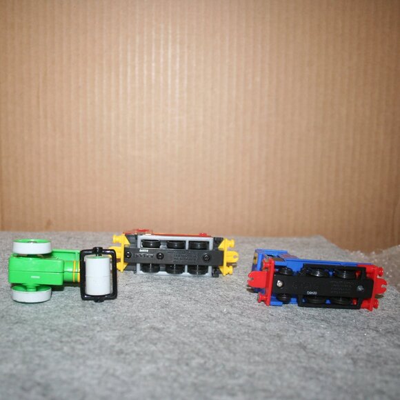Vtg. (3) Thomas Tank Engine & Friends Diecast Magnetic Trains Ertl Lot 3 1990's - Picture 3 of 7